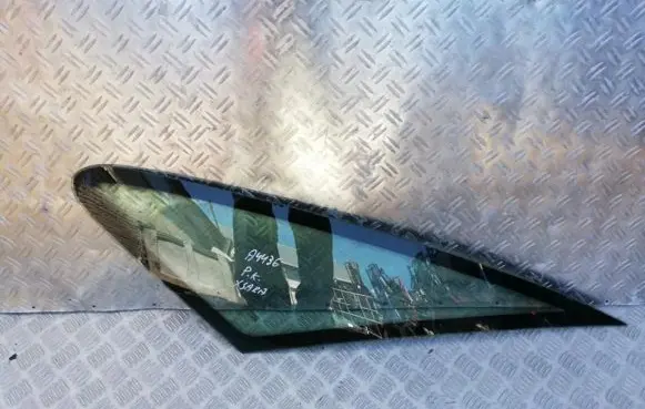 Citroen Xsara Picasso Front triangle window/glass 