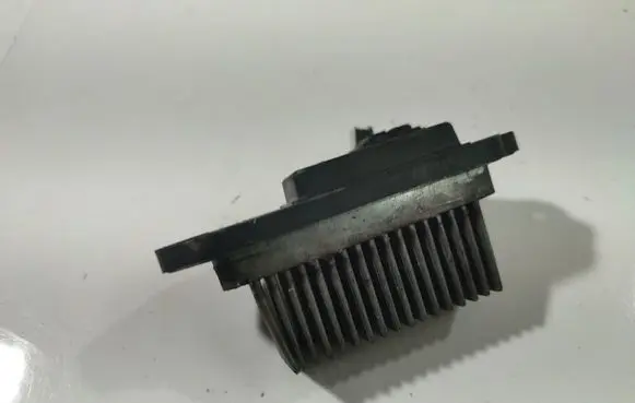 Mazda 3 I Heater blower motor/fan resistor 
