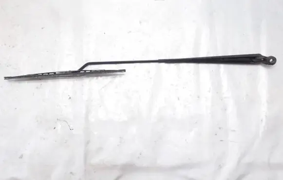 Renault Scenic I Front wiper blade arm 7700843526