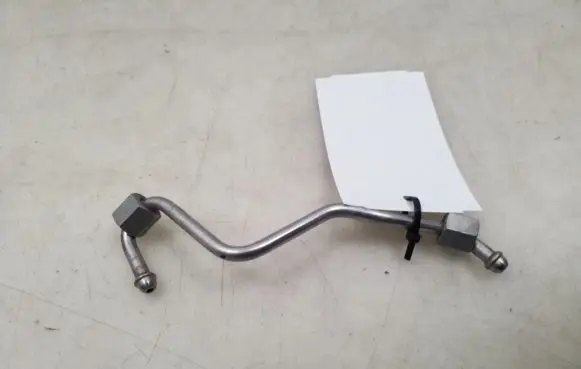 BMW 5 F10 F11 Fuel injector supply line/pipe 
