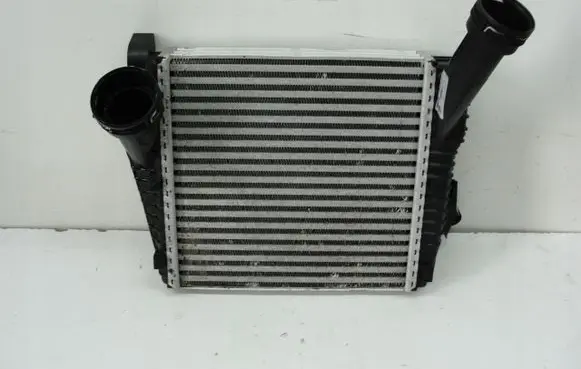 Audi Q7 4L Intercooler radiator 7P0145804A