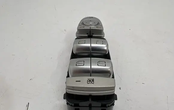 Mercedes-Benz C W205 Electric window control switch A2059056811