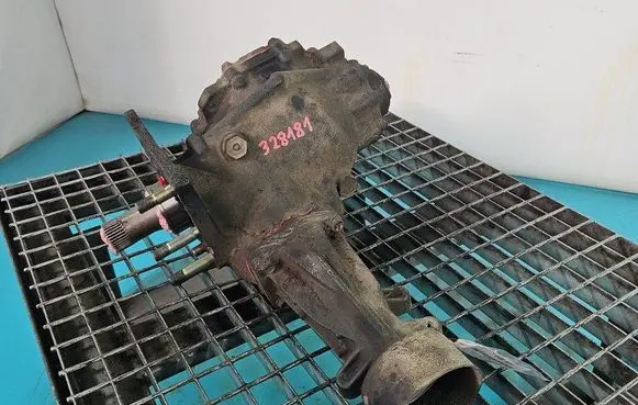 Gearbox transfer box case