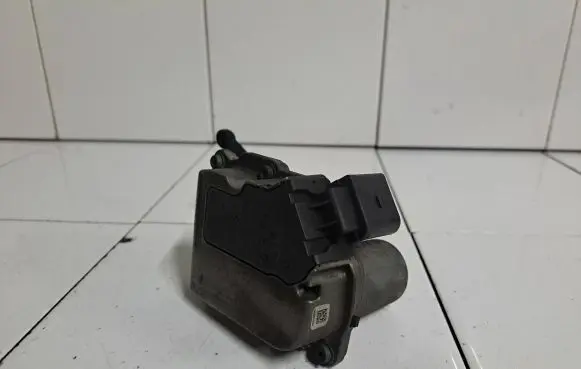 Audi A6 Allroad C6 Intake manifold valve actuator/motor A2C53308513 1045475S01