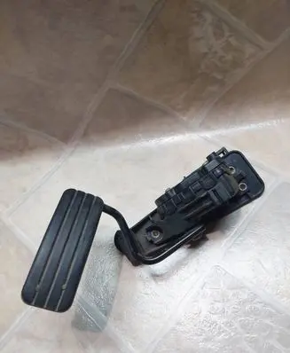 Renault Espace - Grand espace IV Accelerator throttle pedal 8200007513