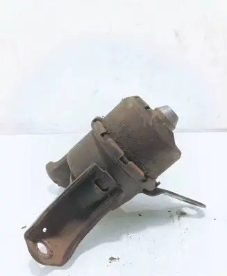Engine mount bracket