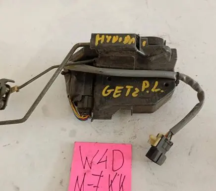 Hyundai Getz Front door lock 46184136