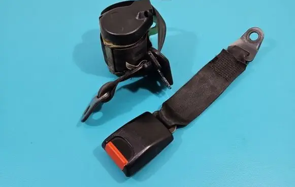 Peugeot 305 Rear seatbelt IMPRK1393738