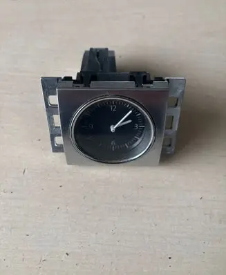 Volkswagen PASSAT B7 Clock 1948058