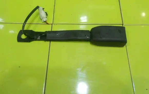 Renault Koleos I Front seatbelt PRZOD ZAPINKA