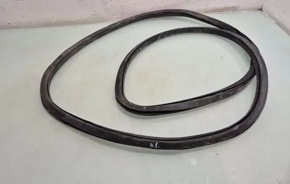 Jeep Renegade Front door rubber seal 