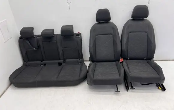 Volkswagen Golf VIII Seat set 
