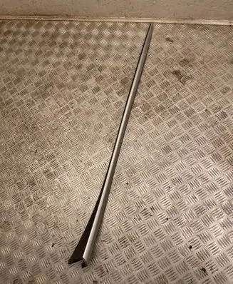 Peugeot 3008 I Windshield trim 66132