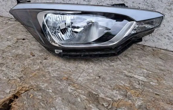 Hyundai i20 (GB IB) Headlight/headlamp 92102C8000 92101C8000