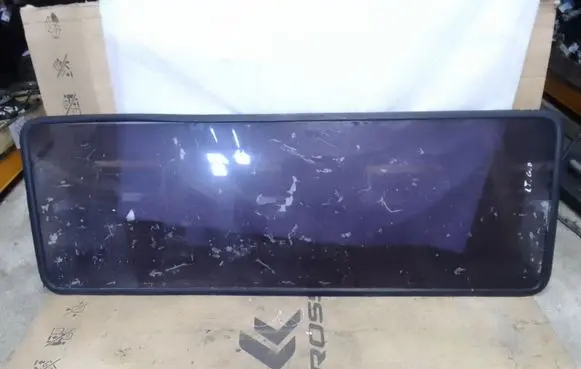 Volkswagen II LT Rear side window 