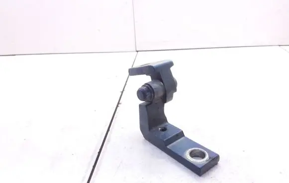 Seat Cordoba (6L) Front door upper hinge 6L0831402