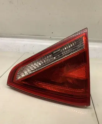 Audi A5 8T 8F Tailgate rear/tail lights 8T0945094