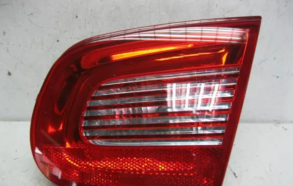 Volkswagen Eos Tailgate rear/tail lights 1Q0945094