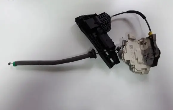 Audi Q3 8U Rear door lock 4G0839016