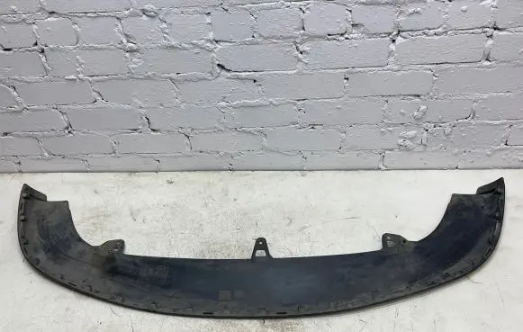 Front bumper lip