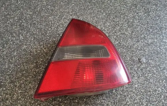 Mitsubishi Carisma Rear/tail lights