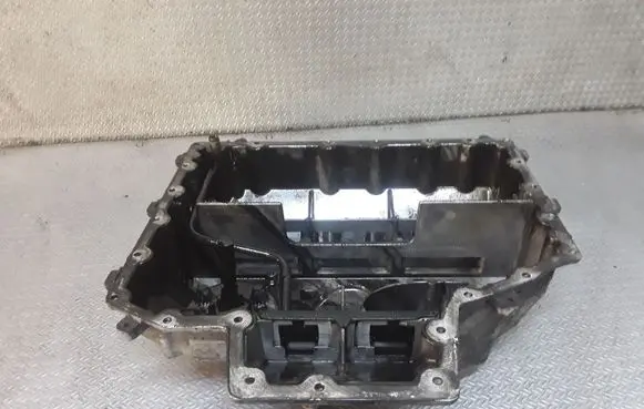 Volkswagen Touareg I Oil sump 07Z103604E