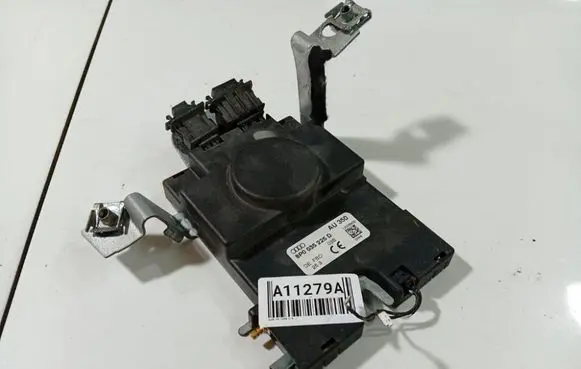 Audi A3 S3 8P Antenna control unit 8P0035225D