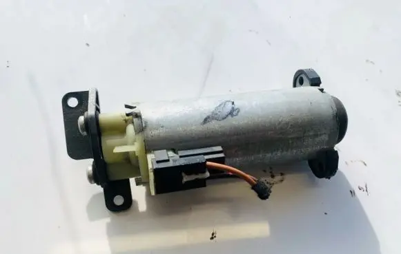 Porsche Cayenne (9PA) Seat adjustment motor 0130002529 198391103