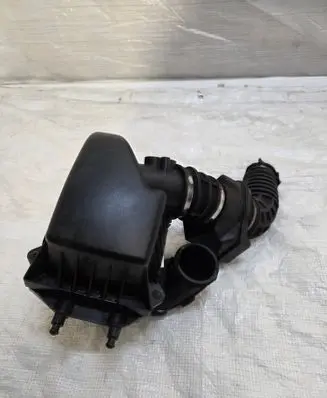 Opel Mokka Air filter box 95437357