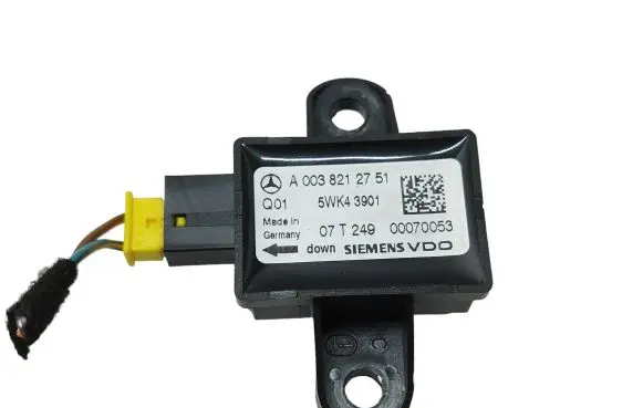 Mercedes-Benz S W221 Airbag deployment crash/impact sensor A0038212751 00070053 5WK43901