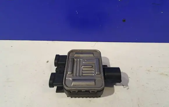 Volvo S60 Coolant fan relay 940013802