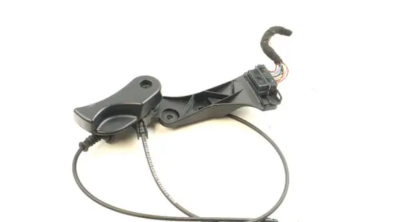 BMW 3 GT F34 Engine bonnet (hood) release handle 7309606 7326365