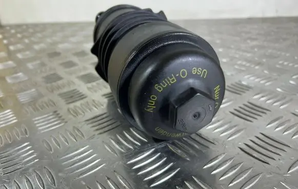 Audi Q7 4L Oil filter mounting bracket 7855868 0F682