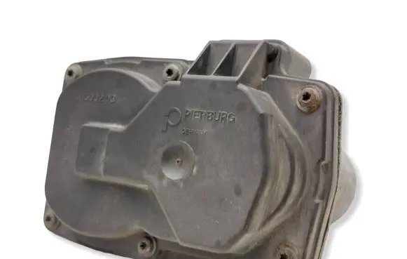 Volkswagen PASSAT B8 Throttle body valve 5Q0253691H