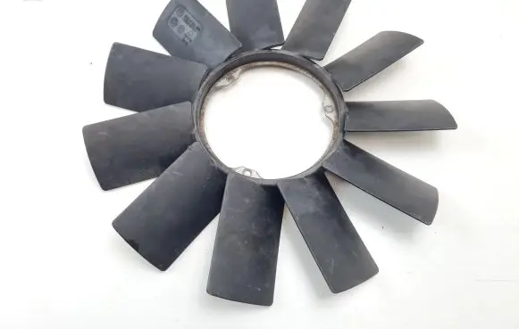 BMW 5 E39 Fan impeller 1744971 11521744971
