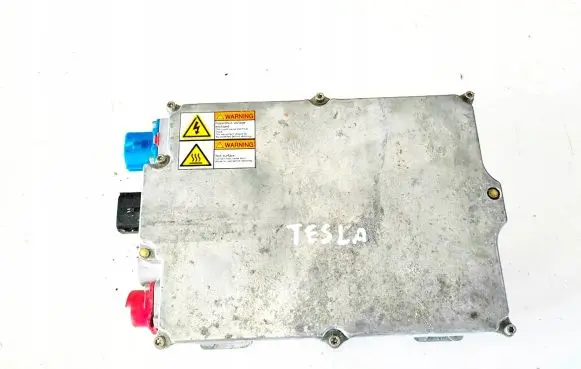 Voltage converter inverter