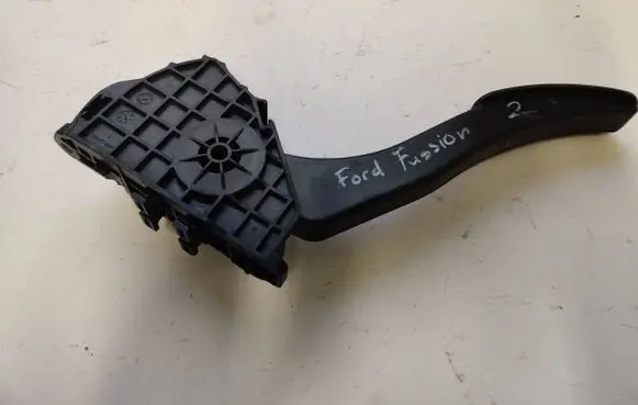 Ford Fusion II Accelerator throttle pedal DG9C9F836AB