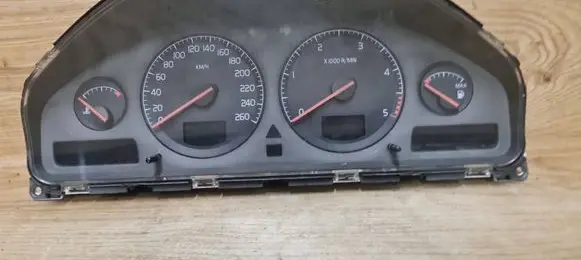 Speedometer (instrument cluster)