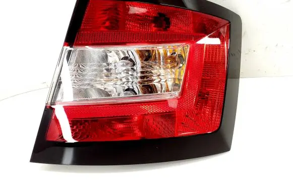 Skoda Fabia Mk3 (NJ) Rear/tail lights 6V6945096 6V6945258