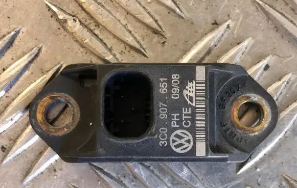 Volkswagen PASSAT B6 Airbag deployment crash/impact sensor 3C0907651