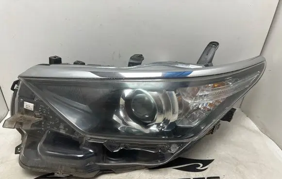 Toyota Auris E180 Headlight/headlamp 8115002K30 90070908