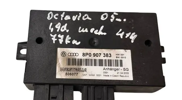 Skoda Octavia Mk2 (1Z) Tow bar trailer control unit/module 8P0907383 506077