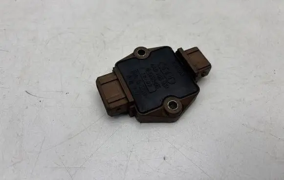 Audi A4 S4 B5 8D Ignition amplifier control unit 4A0905351 D1S405