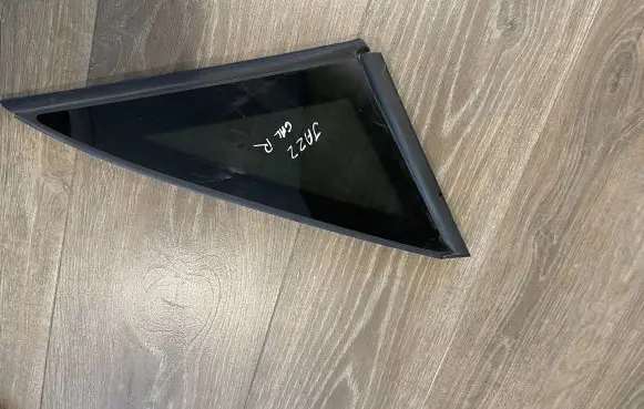 Rear side window