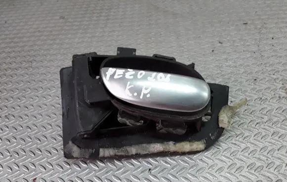 Peugeot 206 Front door interior handle