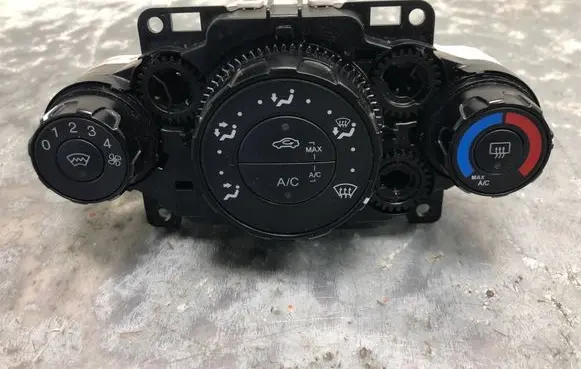 Ford Fiesta Climate control unit 8A6119980BFBILI 8A6119980BF
