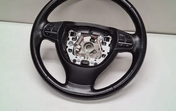 BMW 5 F10 F11 Steering wheel 6102240