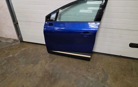 Renault Captur II Front door