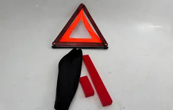 KIA EV6 Emergency warning sign TRI