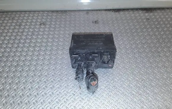 Lancia Thesis Glow plug pre-heat relay 0281003018 475762